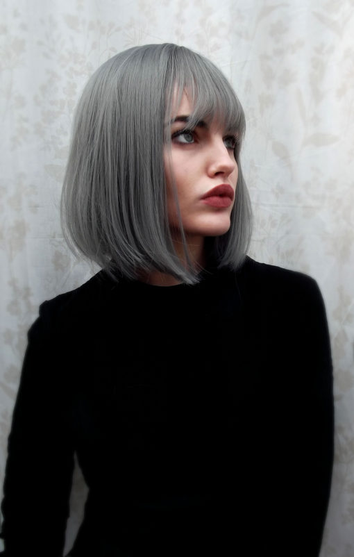 Sujiin is elegant and classic. This graduated bob with grey tones from roots to tips, adds dimension and makes it look fuller.