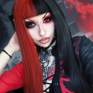 Hot Topic - Lush Wigs UK As the Equinox passes, Halloween is on the horizon. It’s that time of year when the heat waves pass and the nights get longer.
It’s an exciting time to take on a whole new identity, to be unrecognisable on the night. Want an instant look without committing to<a href="https://www.lushwigs.com/colour/multi-colour-wigs/"> dramatic hair colours</a>, want <a href="https://www.lushwigs.com/length/extra-long-wigs/">never-ending </a>long hair (<a href="https://www.lushwigs.com/length/long-wigs/">see here</a>), but that bob you had for the summer just won't grow in time for October 31st 2022! Ahhh don't panic <a href="https://www.lushwigs.com/category/wigs/">wigs</a> to the rescue.