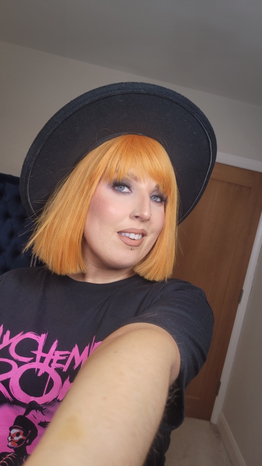 Azul gives us the brightest orange sunshine, we love it! This wig is a perfect pop of colour. Making it quirky and cute.