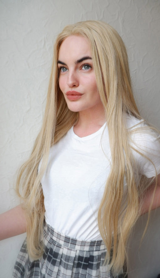 Blonde straight lace front wig. 90s nostalgia is here. Audrey is dead straight with long golden blonde layers.