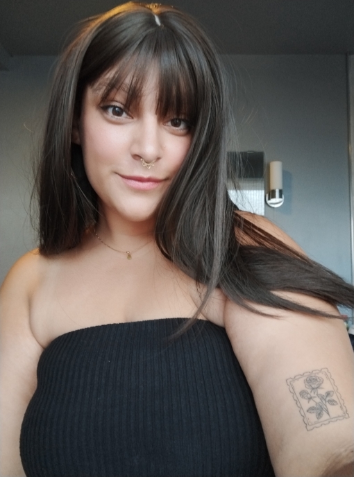 Sienna - Lush Wigs UK A sleek straight style in a natural chestnut colour. With long layers cut in and a blow out style to add fullness and movement. With a sleek blunt fringe.