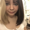 Blonde and brown split long bob wig. Choc Ice takes on the dramatic colour divide. With its cool subtle two natural tones of brown and blonde. Split down the centre parting and carries the colour through the fringe. 