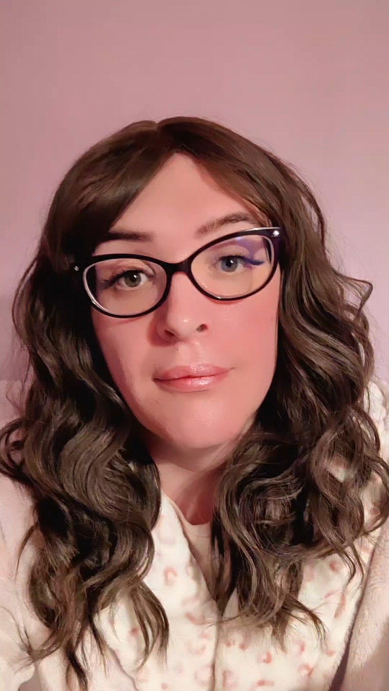 Matsu - Lush Wigs UK We can’t resist Matsu! This lob is a hit and one of our top trending wigs! A natural light brown shade with textured, tousled, loose curls. With a sleek blunt fringe.