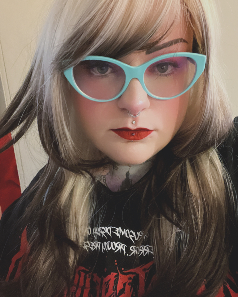 This natural wig comes in a mix of light blonde roots. They blend into a warm brown hue for a dip dye effect on the ends. A sleek long style with long layers at the back, face framing layers at the front make this style easy to maintain. With a sleek blunt fringe finishes the look.