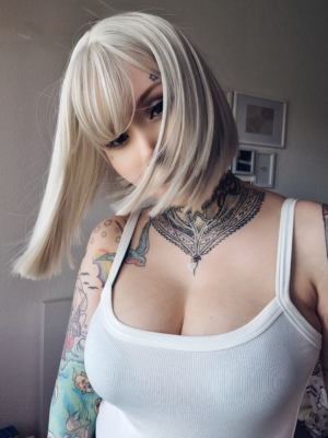 Ivory - Lush Wigs UK A classic one length bob in a diamond blonde colour from roots to tips. Cut into a sleek blunt on length style with light fringe.